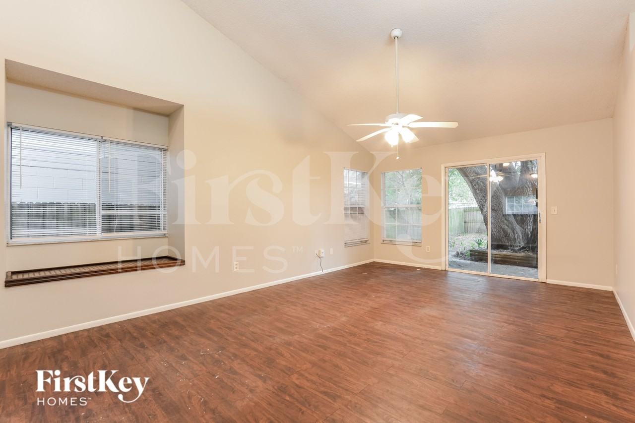 3428 Westland Dr - Photo 2 of 16