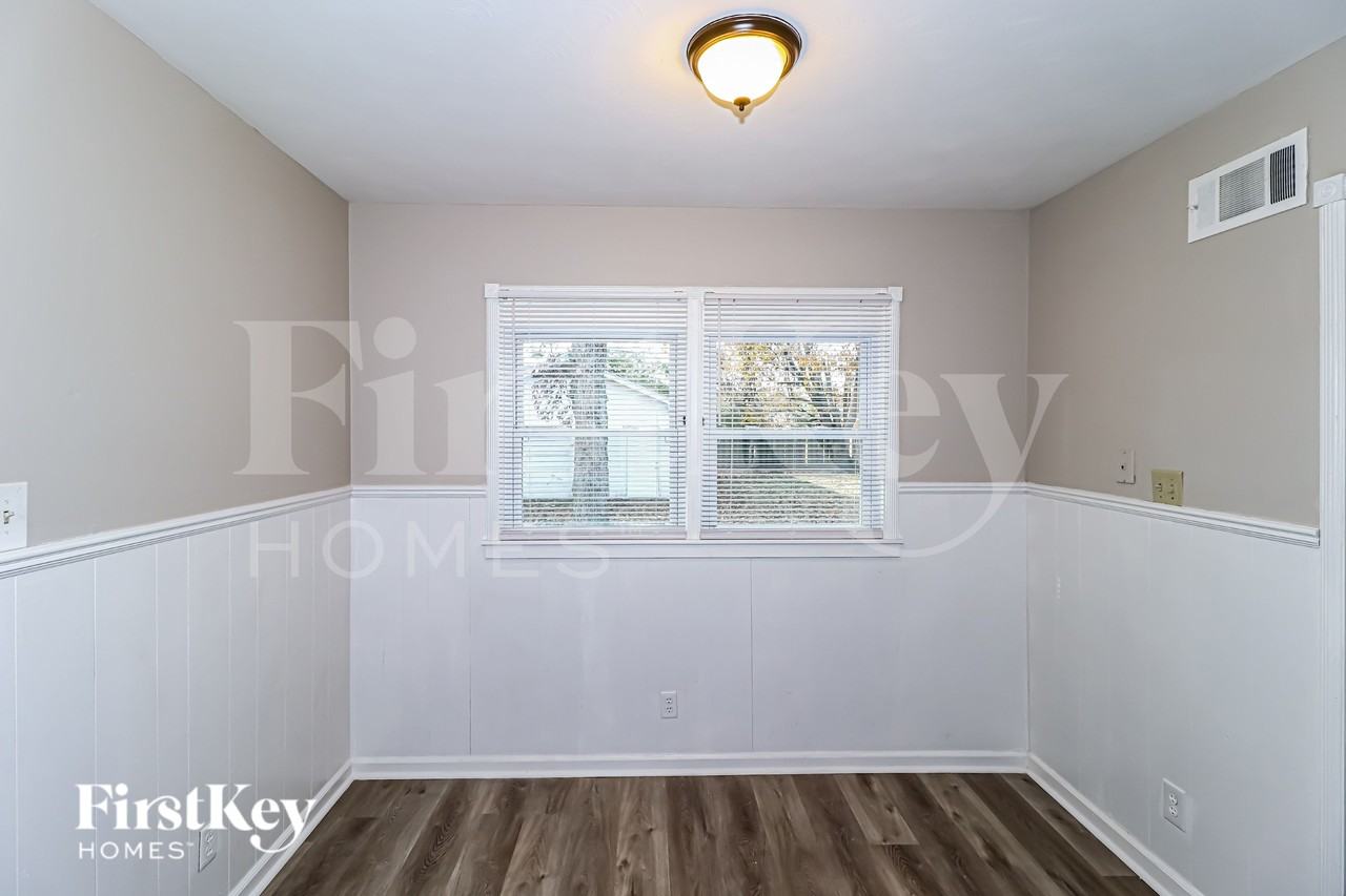 3145 Overbrook Dr - Photo 6 of 15