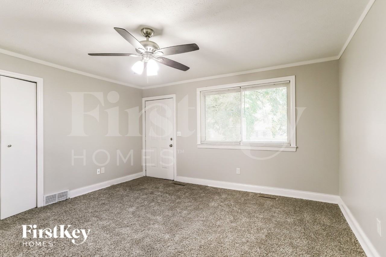 3003 Falcon Bridge Dr - Photo 2 of 19