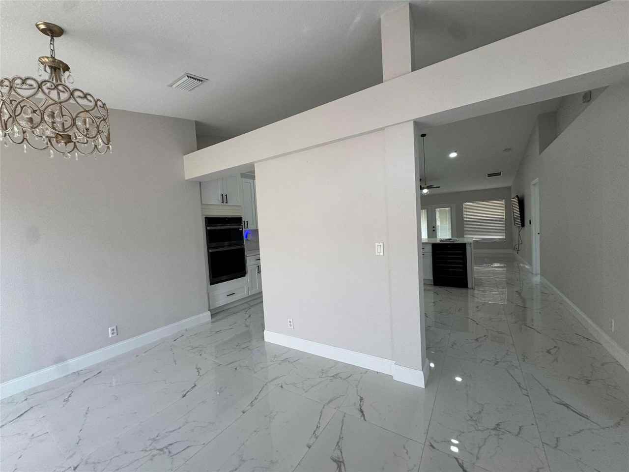 4255 Sw Daemon St - Photo 6 of 25