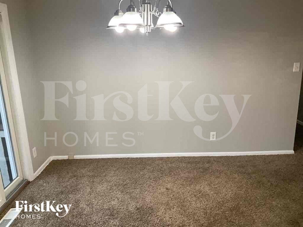 1745 Pinebluff Ln - Photo 2 of 11