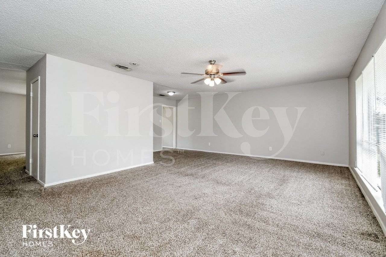 1504 Terrace St - Photo 3 of 15