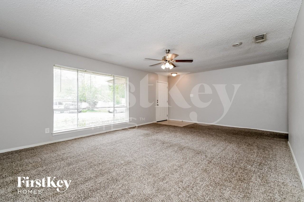 1504 Terrace St - Photo 4 of 15