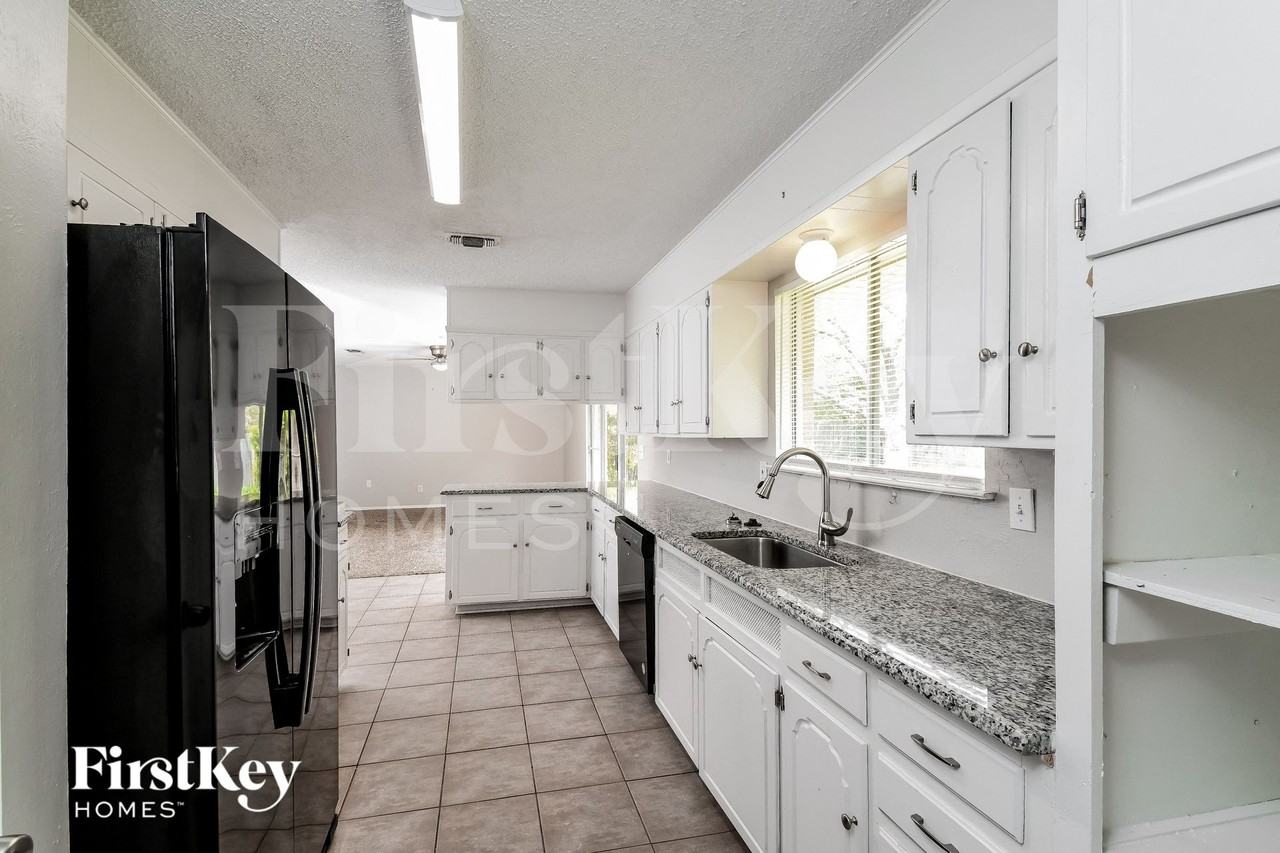 1504 Terrace St - Photo 7 of 15