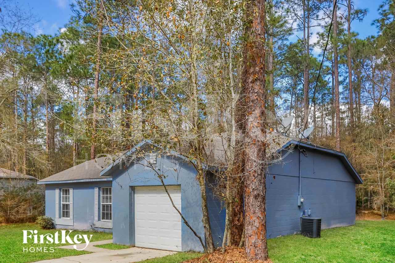 14995 Se 25th Ave - Photo 2 of 15