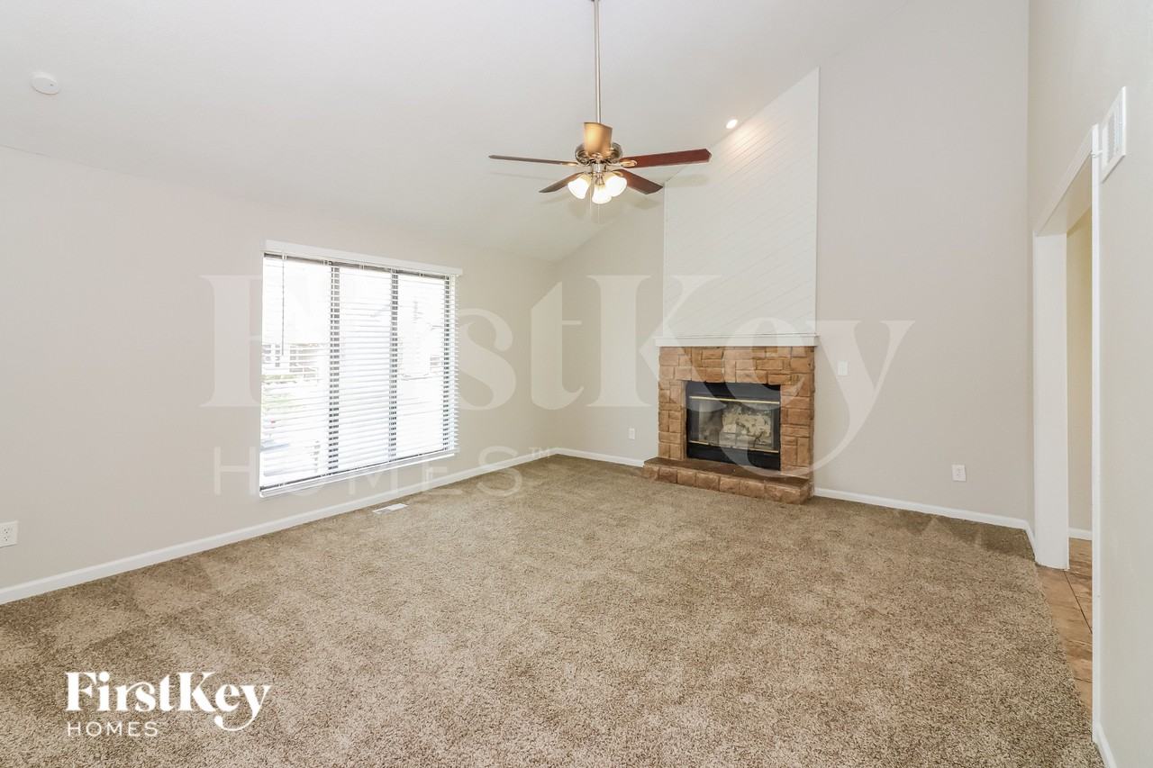 14411 Craig Ave - Photo 2 of 15