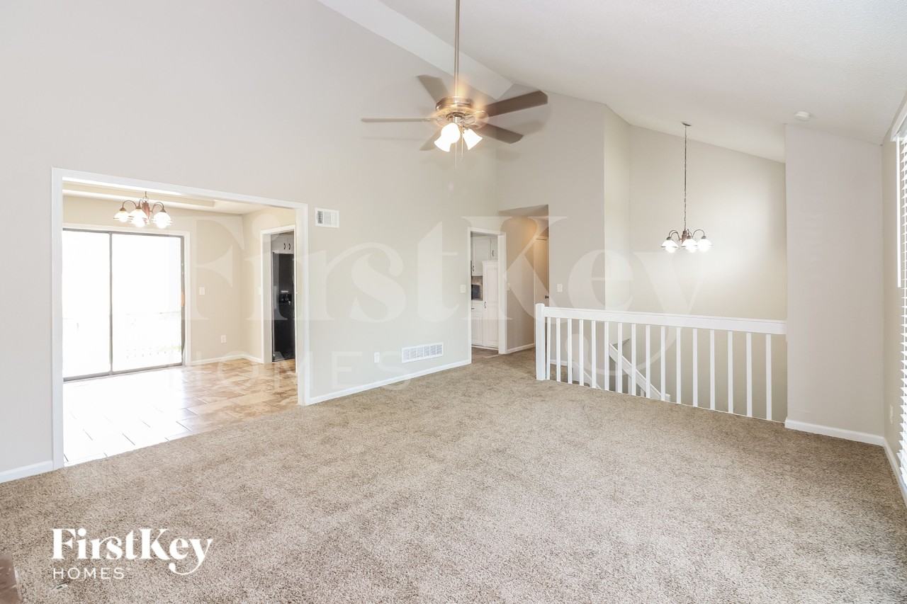 14411 Craig Ave - Photo 3 of 15