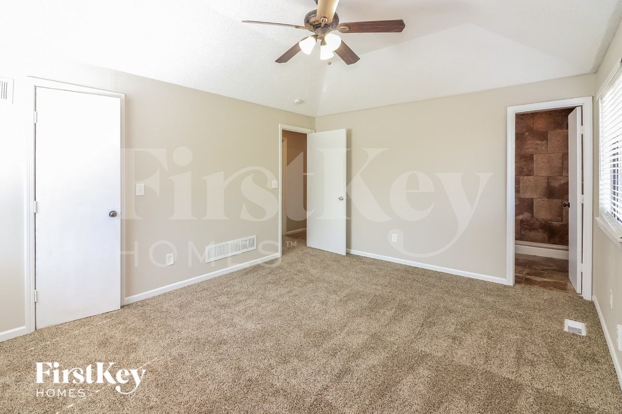 14411 Craig Ave - Photo 7 of 15