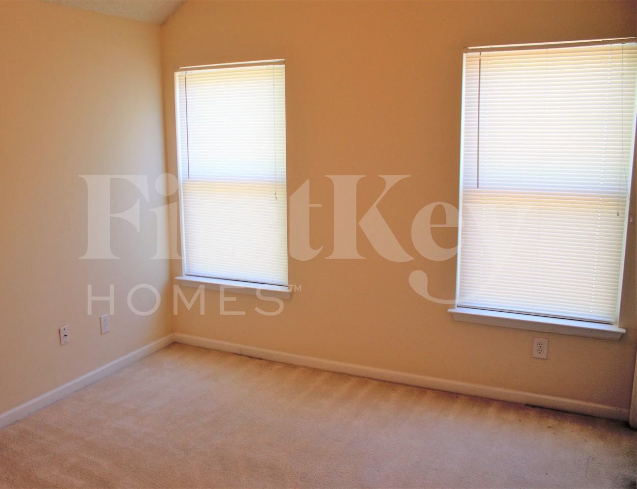 141 Edison Dr - Photo 7 of 8