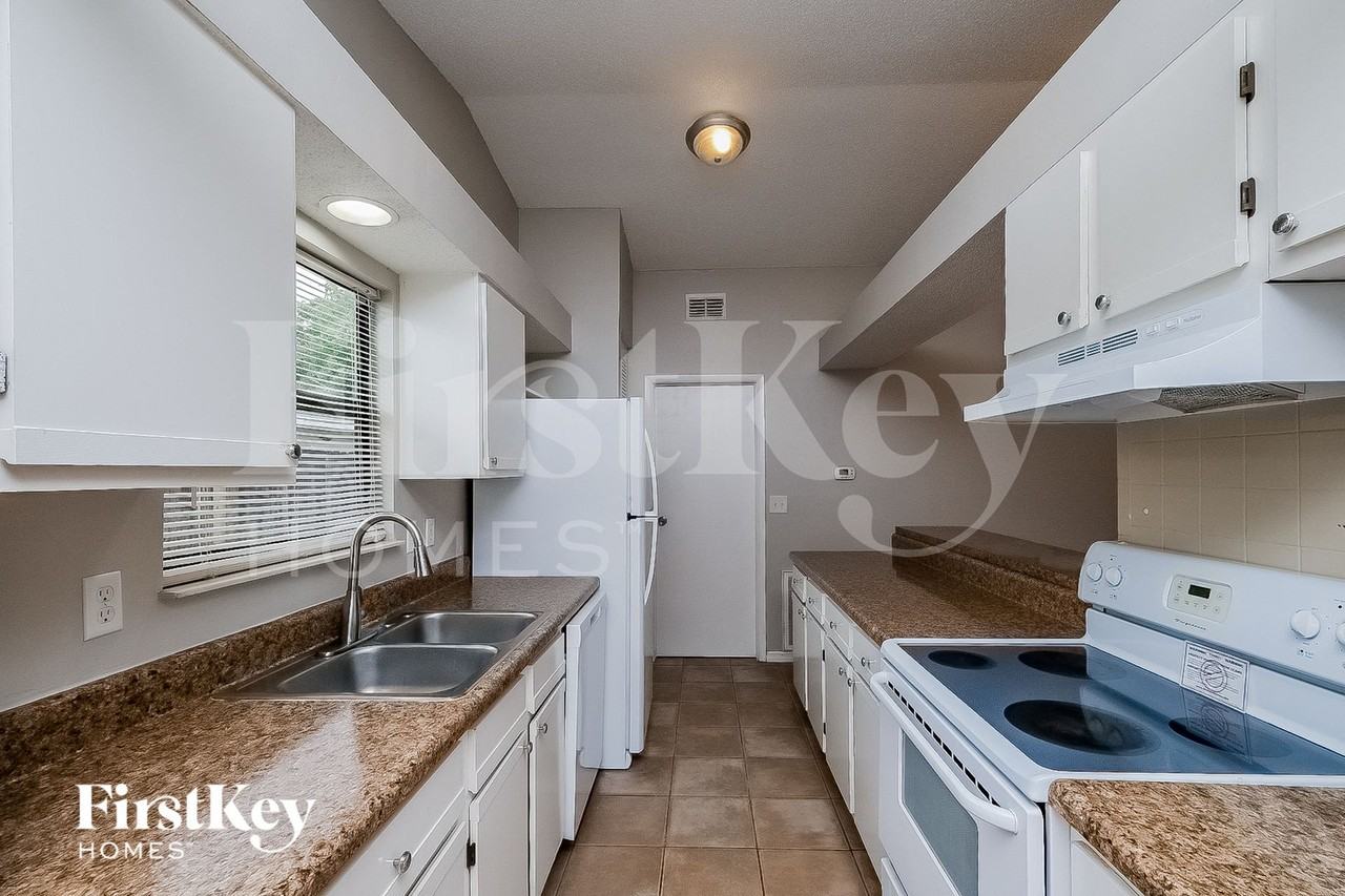 12213 Hidden Brook Dr - Photo 6 of 15