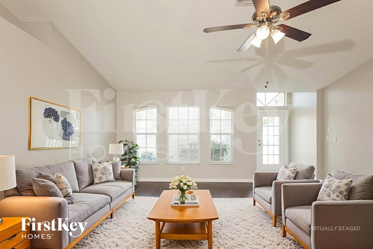 1016 Sw 37th Ter - Photo 4 of 19