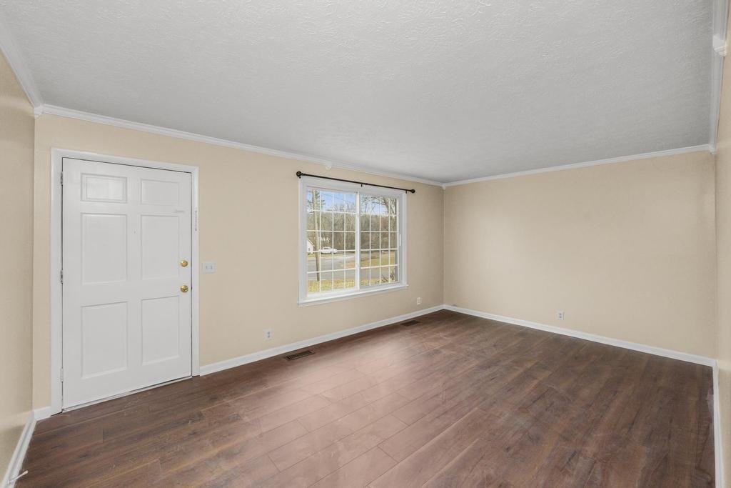 703 Lucien Dr - Photo 5 of 26