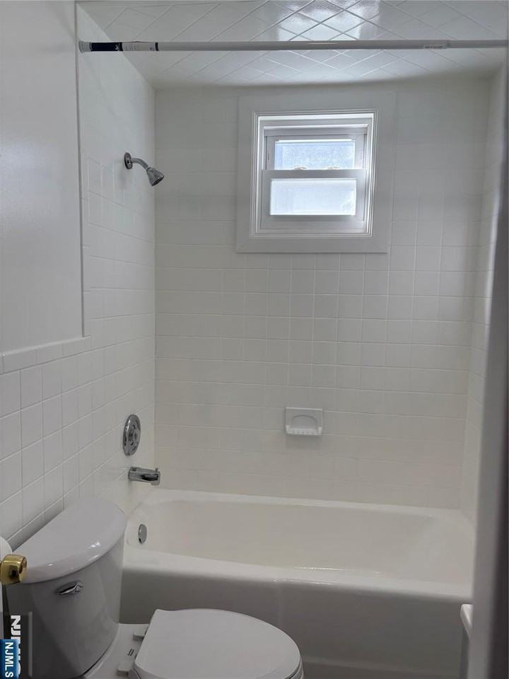 761 Hamilton St - Photo 5 of 18