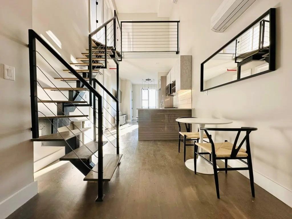 Private Bedroom in 5 Bedroom/4 Bathroom Home - Photo 2 of 15