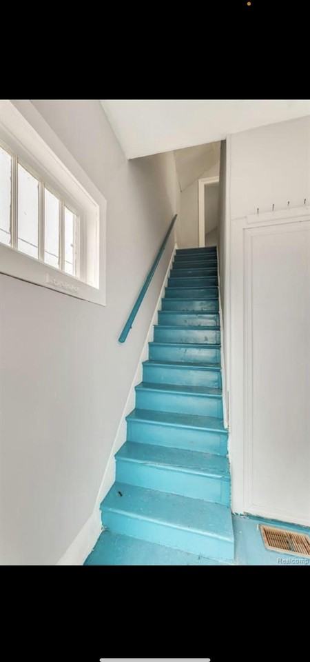 1914 Stone St #2 - Photo 4 of 8