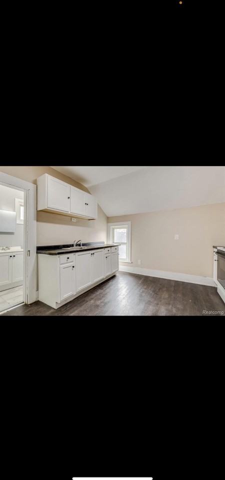 1914 Stone St #2 - Photo 6 of 8