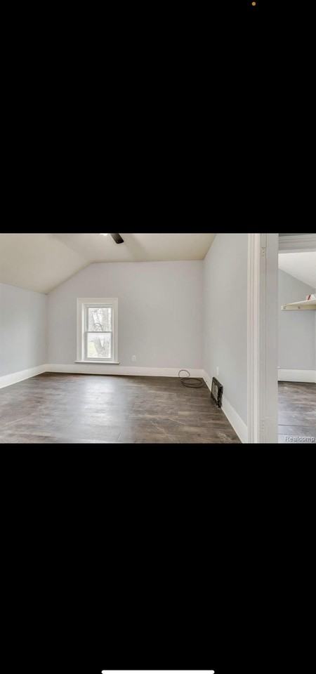 1914 Stone St #2 - Photo 7 of 8