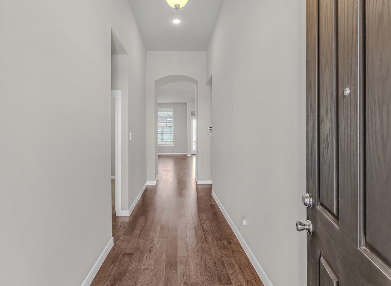 1020 Hawks Way - Photo 3 of 24