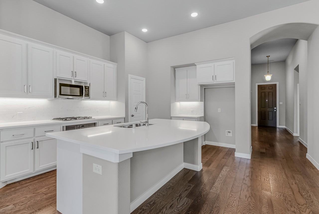 1020 Hawks Way - Photo 4 of 24