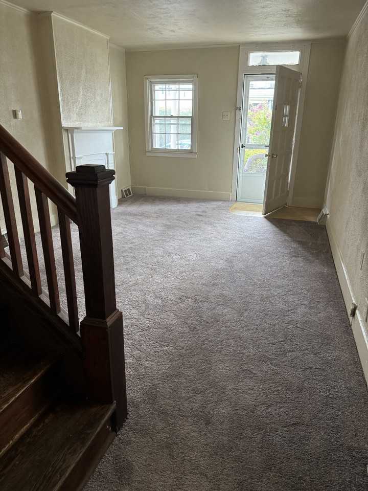 321 Washington St - Photo 7 of 9