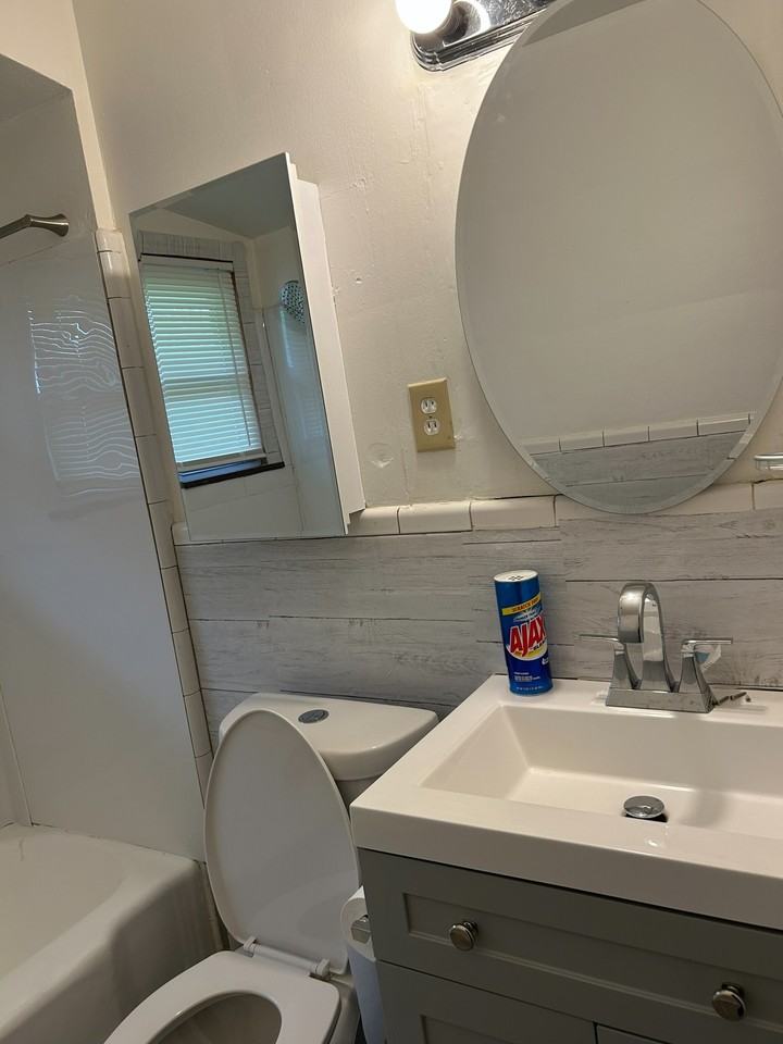 9571 Heyden St - Photo 2 of 20