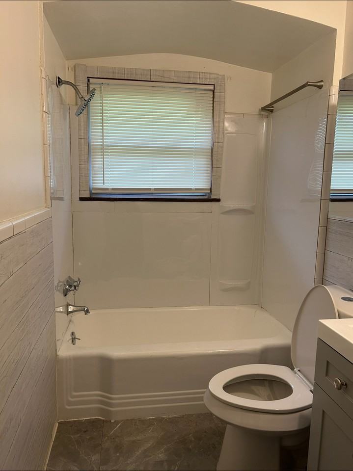 9571 Heyden St - Photo 4 of 20