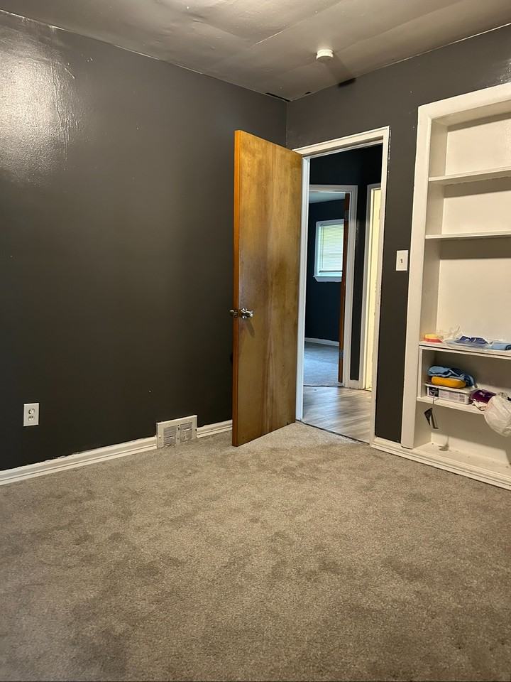 9571 Heyden St - Photo 6 of 20