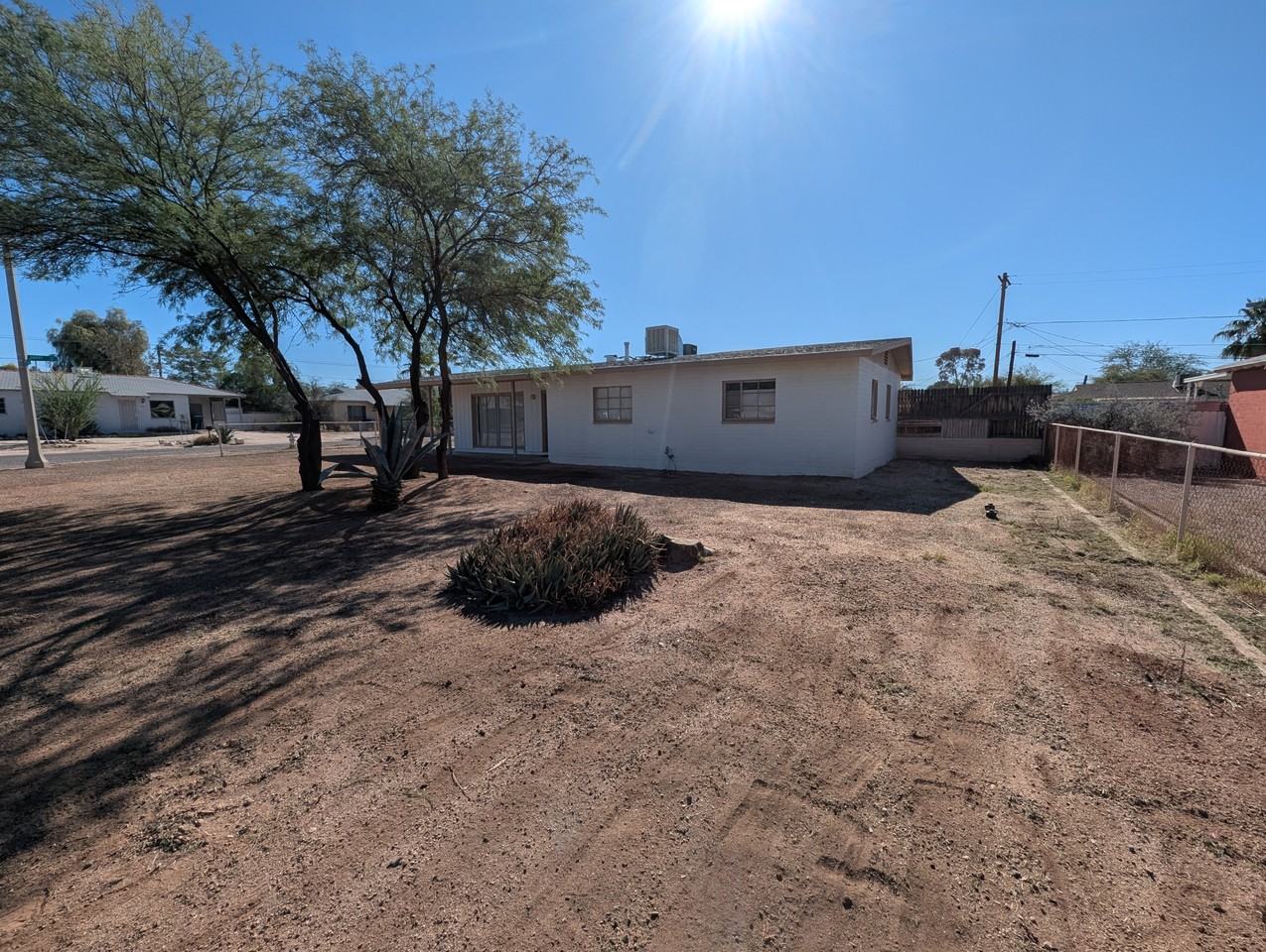 5034 E 17th St - Photo 4 of 19