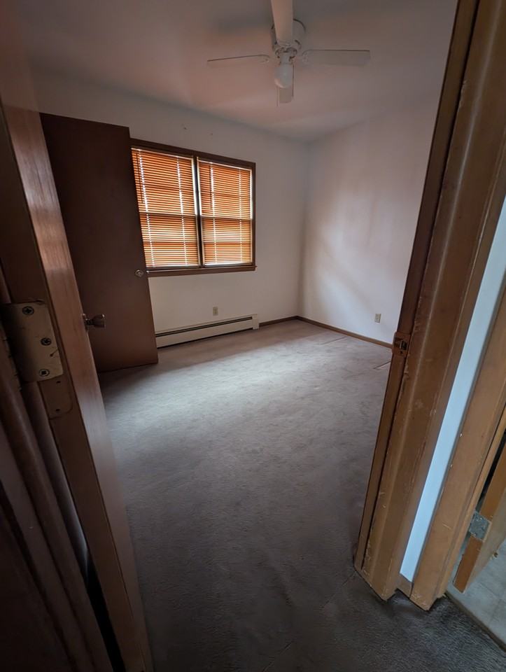 704 12th St #7 - Photo 2 of 8