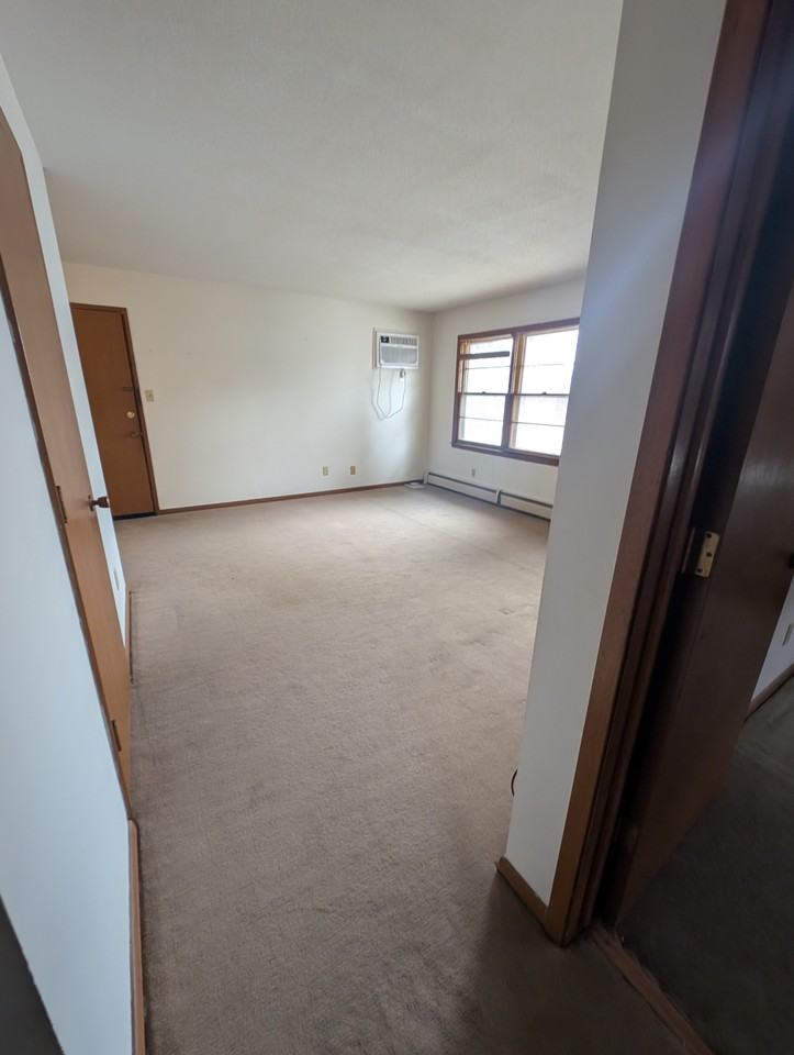 704 12th St #7 - Photo 6 of 8