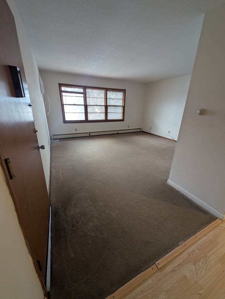 704 12th St #7 - Photo 7 of 8