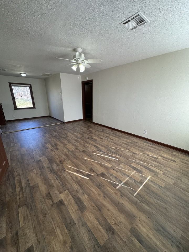 2119 Ne 26th St - Photo 2 of 14