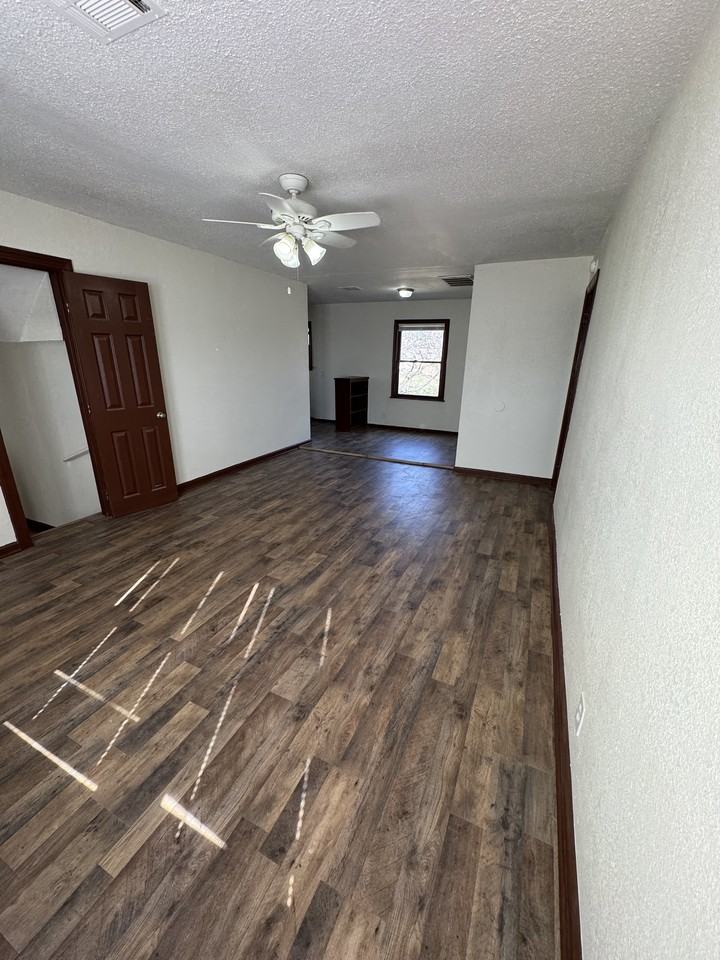 2119 Ne 26th St - Photo 3 of 14