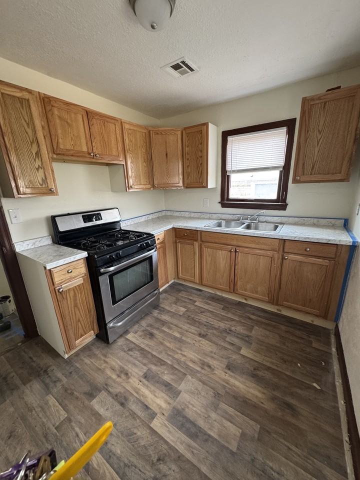 2119 Ne 26th St - Photo 6 of 14