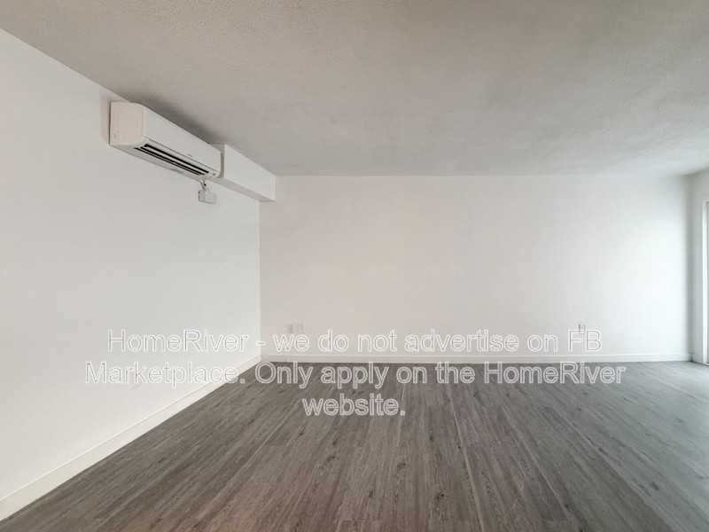 900 6th St #3 - Photo 7 of 18