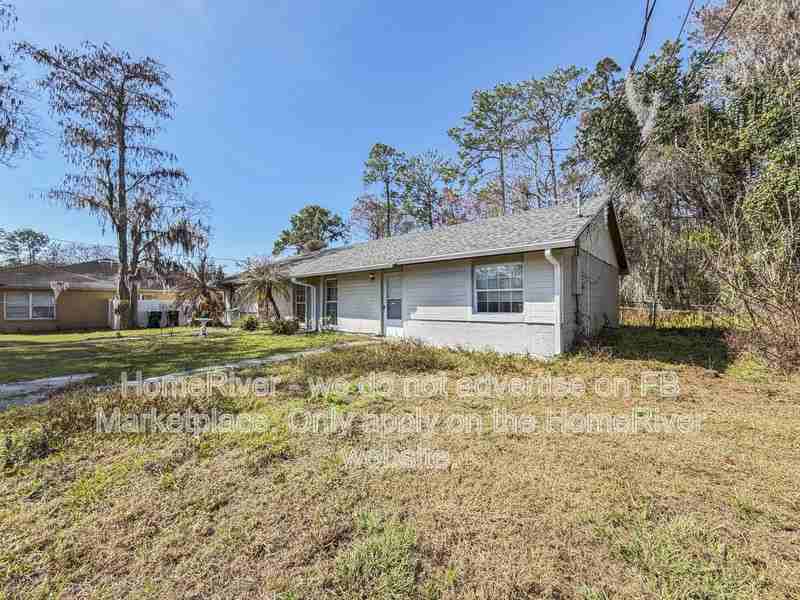 1828 Bonneville Dr - Photo 3 of 23