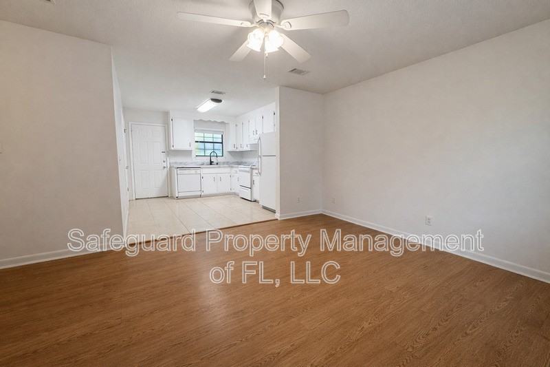 4185 Ravenwood Dr - Photo 3 of 12