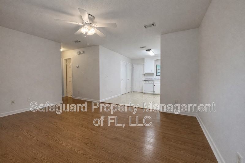 4185 Ravenwood Dr - Photo 5 of 12