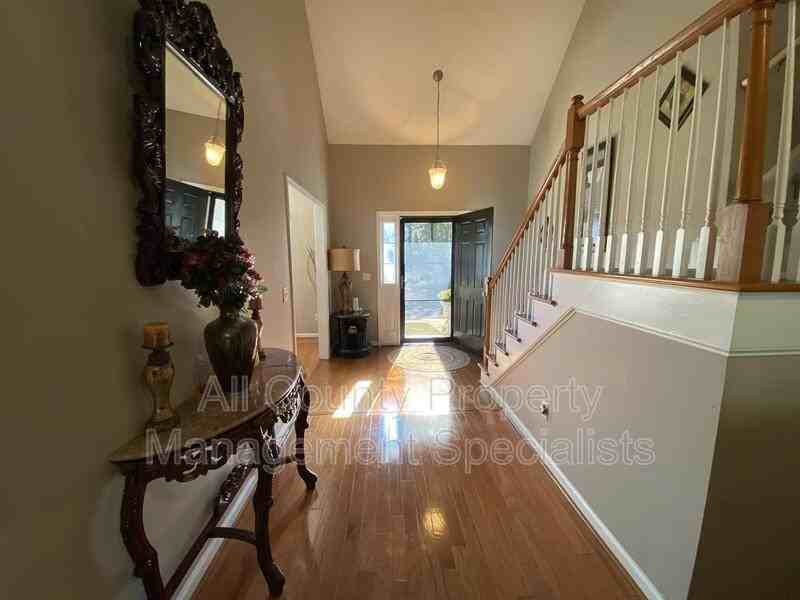 103 Long Needle Rd - Photo 2 of 15