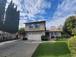 featured image of 3552 Larchmont Ct