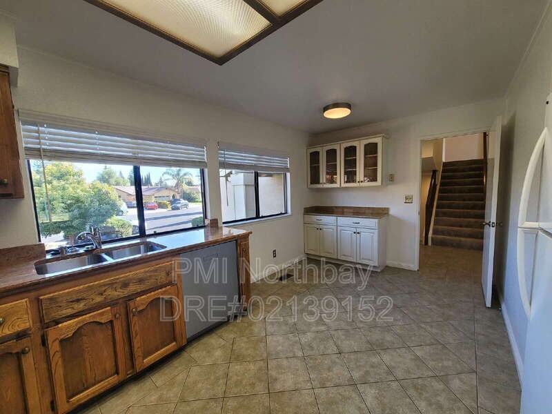 3552 Larchmont Ct - Photo 4 of 27