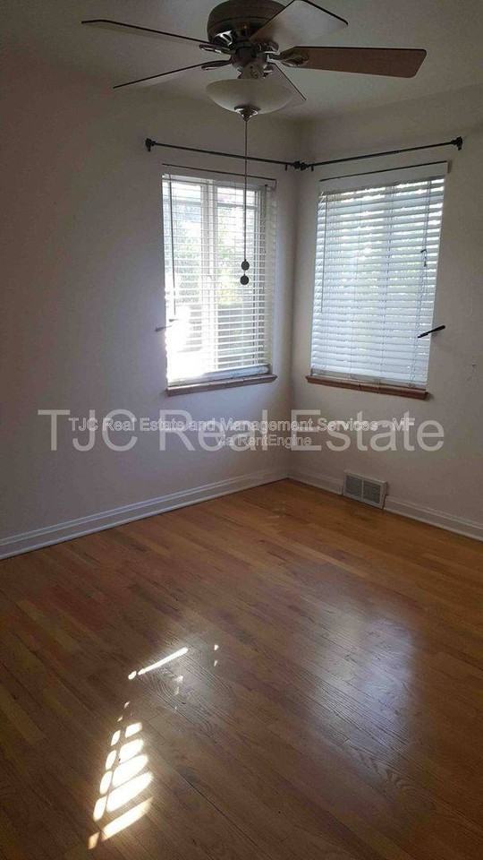 1215 S Jackson St - Photo 3 of 10