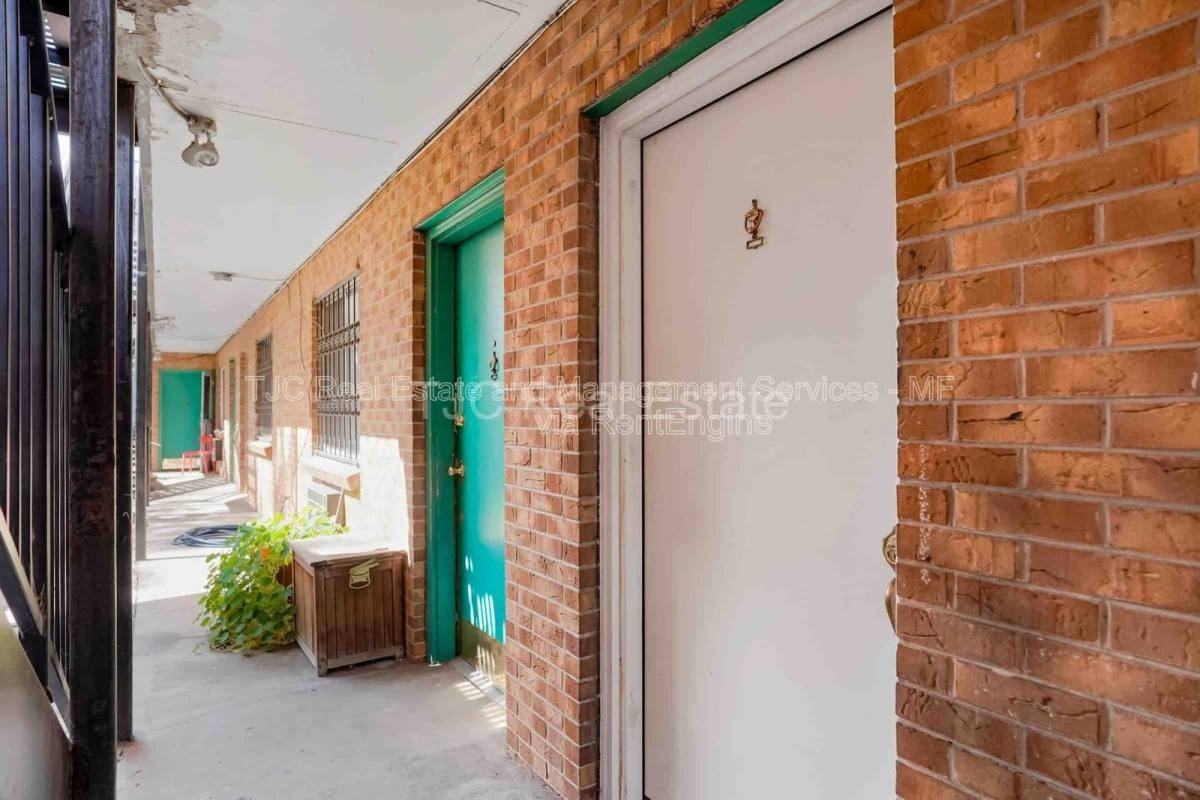 27 S Sherman St #102 - Photo 4 of 10