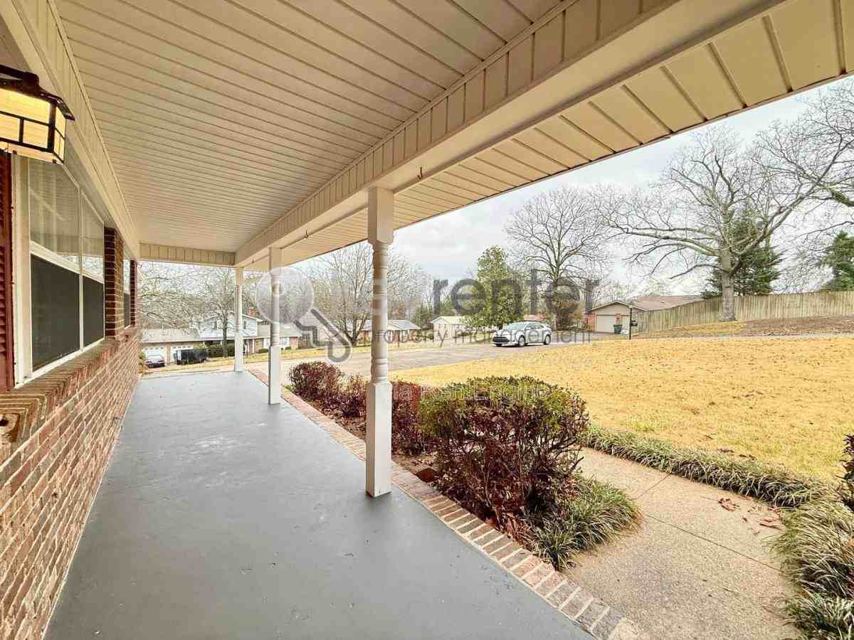 4627 Hillmont Ln - Photo 2 of 10