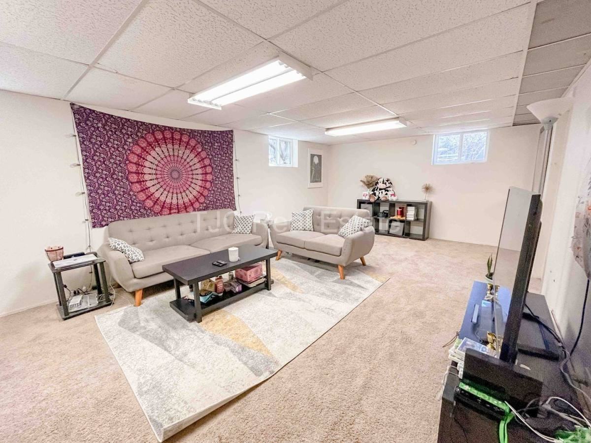 1939 Olive St - Photo 2 of 10