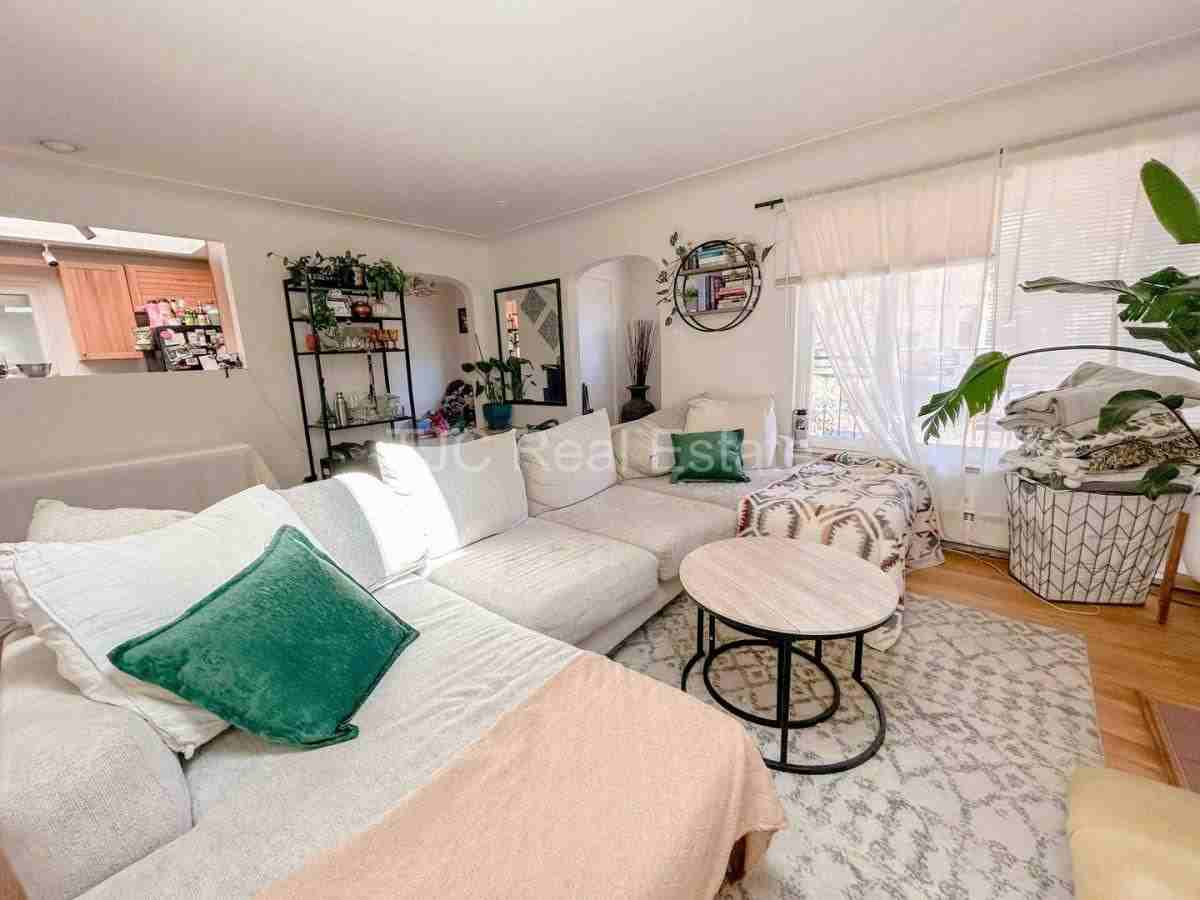 1939 Olive St - Photo 7 of 10