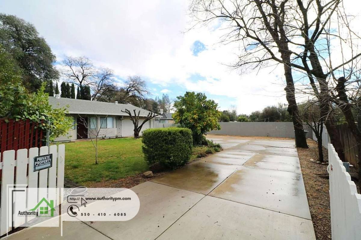 1063 Harpole Rd - Photo 3 of 10