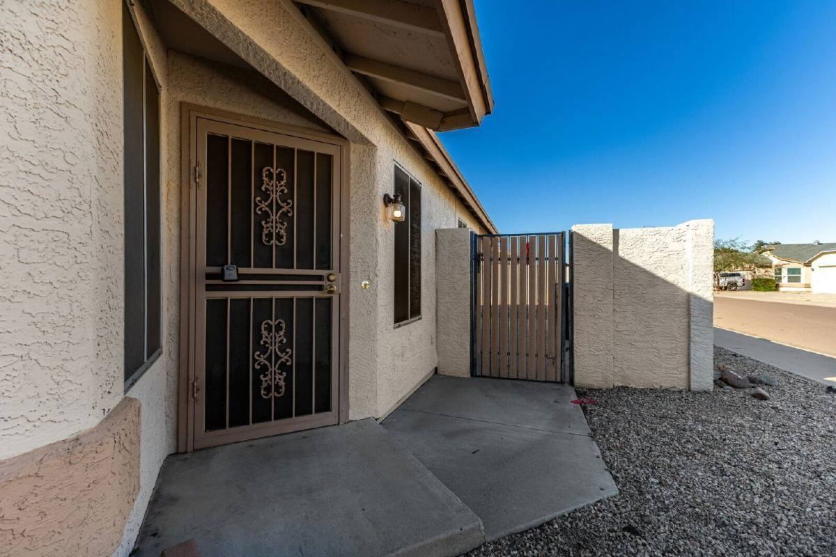 8834 W Morningside Dr - Photo 7 of 10