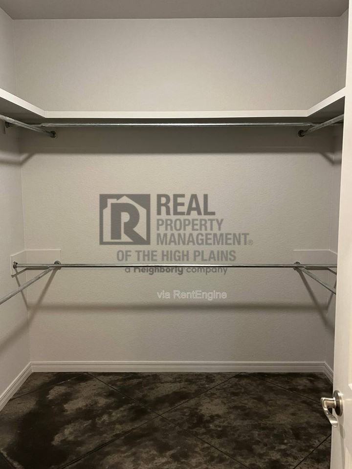 7307 Vicky St - Photo 5 of 10