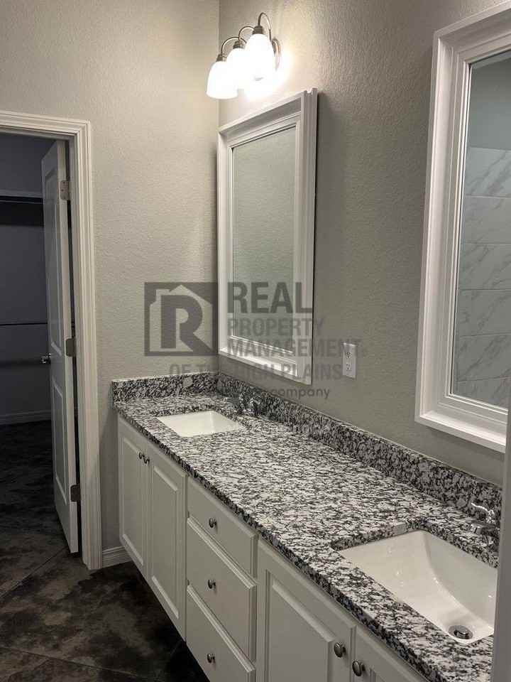 7307 Vicky St - Photo 6 of 10